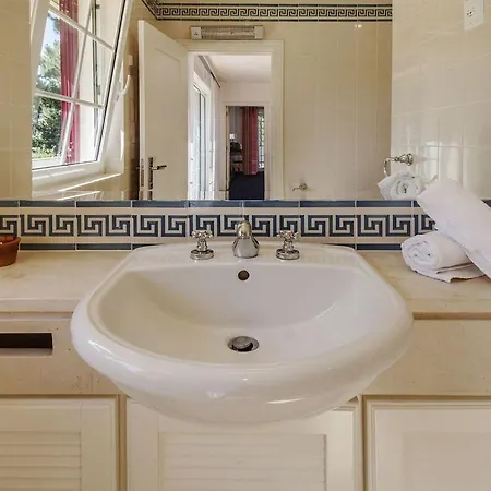 Villa Tojo Prata - Spacious And Pleasant 6 Bedroom For 14 People With Garden And Private Pool